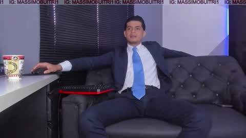 I am Massimo online show from 3, 11, 2025