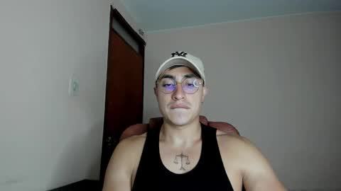 Snapshot of masterfiterotic chatting on 5, 3, 2025 masterfiterotic online show from 5, 3, 2025
