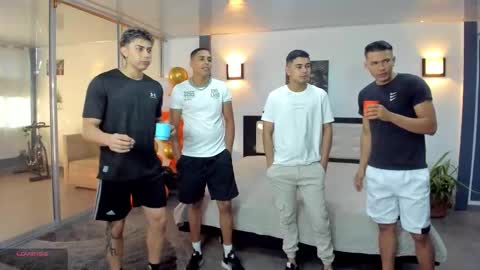 Snapshot of masters_sexx chatting on 22, 11, 2025 Team Cris Darwin- Fernando- Stiven- David online show from 22, 11, 2025