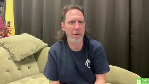 Snapshot of matchingtracksuits chatting on 2, 1, 2025 Jer and Kel online show from 2, 1, 2025