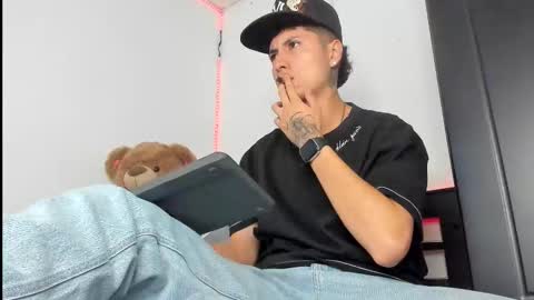 mateo_escobar online show from 7, 11, 2025