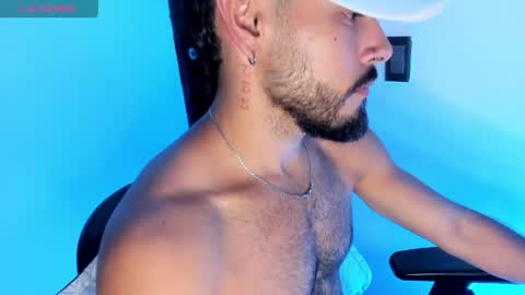 Snapshot of mateobaer_ chatting on 28, 4, 2026 Mateo Baer online show from 28, 4, 2026