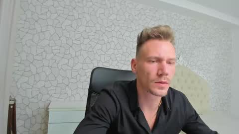Snapshot of mateobenjamin chatting on 5, 12, 2024 MateoBenjamin online show from 5, 12, 2024
