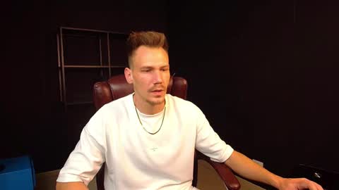 Snapshot of mateobenjamin chatting on 8, 12, 2024 MateoBenjamin online show from 8, 12, 2024