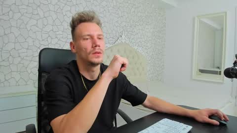 Snapshot of mateobenjamin chatting on 11, 12, 2024 MateoBenjamin online show from 11, 12, 2024