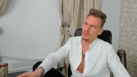 Snapshot of mateobenjamin chatting on 4, 1, 2025 MateoBenjamin online show from 4, 1, 2025