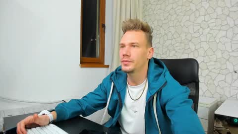 Snapshot of mateobenjamin chatting on 5, 1, 2025 MateoBenjamin online show from 5, 1, 2025