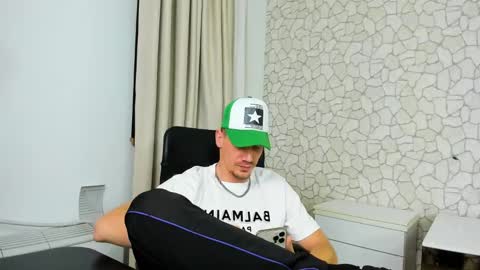 Snapshot of mateobenjamin chatting on 7, 1, 2025 MateoBenjamin online show from 7, 1, 2025
