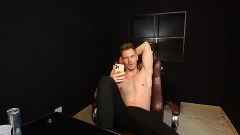 Snapshot of mateobenjamin chatting on 14, 1, 2025 MateoBenjamin online show from 14, 1, 2025