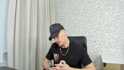 Snapshot of mateobenjamin chatting on 24, 1, 2025 MateoBenjamin online show from 24, 1, 2025