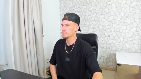 Snapshot of mateobenjamin chatting on 8, 2, 2025 MateoBenjamin online show from 8, 2, 2025