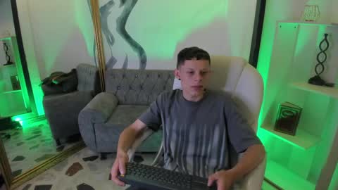 Snapshot of mathewsanz_ chatting on 1, 4, 2026 MathewSanz online show from 1, 4, 2026