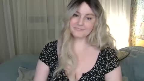 Snapshot of mathilde_solveig chatting on 31, 1, 2025 mathilde_solveig online show from 31, 1, 2025