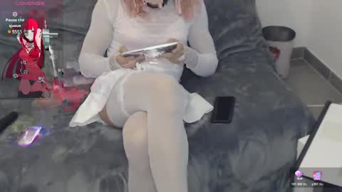 LooLa online show from 25, 1, 2025