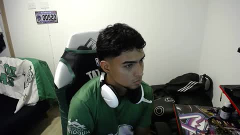 Snapshot of matias_bianco01 chatting on 4, 10, 2025 matias online show from 4, 10, 2025