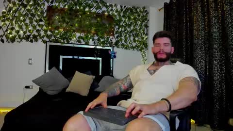 Snapshot of matius_foxtter chatting on 25, 10, 2025 matius foxter online show from 25, 10, 2025