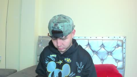 Snapshot of matthew_gill chatting on 12, 4, 2026 matthewlatinc online show from 12, 4, 2026