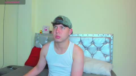 Snapshot of matthew_gill chatting on 17, 5, 2026 matthewlatinc online show from 17, 5, 2026