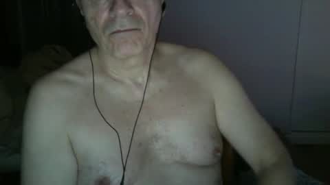 Snapshot of maturehotman chatting on 11, 1, 2025 maturehotman online show from 11, 1, 2025