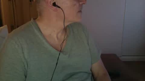 Snapshot of maturehotman chatting on 6, 3, 2025 maturehotman online show from 6, 3, 2025