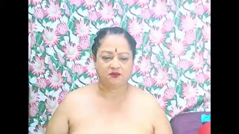 Snapshot of matureindian654u chatting on 1, 7, 2026 matureindian654u online show from 1, 7, 2026