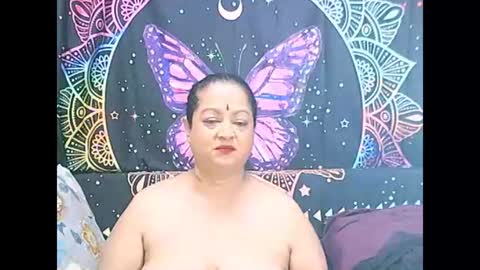 Snapshot of matureindian654u chatting on 13, 7, 2026 matureindian654u online show from 13, 7, 2026