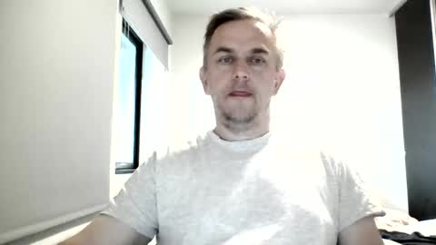 matureontheedge online show from 7, 6, 2026