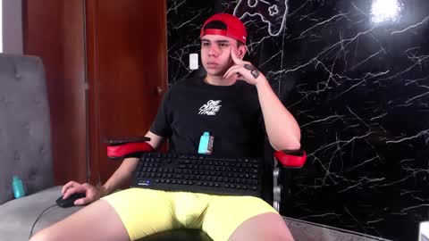 Snapshot of maty_hard chatting on 11, 3, 2025 Matias online show from 11, 3, 2025