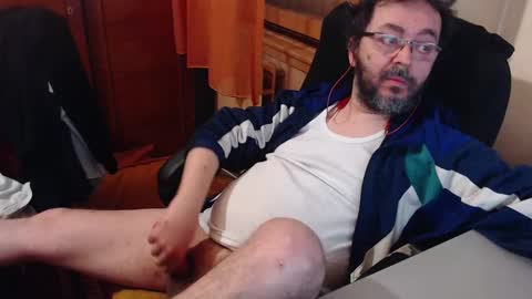 Snapshot of max818k chatting on 8, 2, 2025 Max online show from 8, 2, 2025