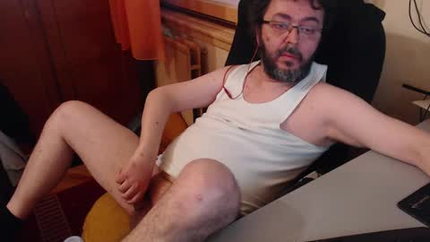 Snapshot of max818k chatting on 9, 3, 2025 Max online show from 9, 3, 2025