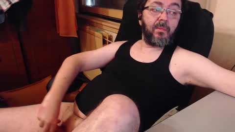 Snapshot of max818k chatting on 18, 10, 2025 Max online show from 18, 10, 2025