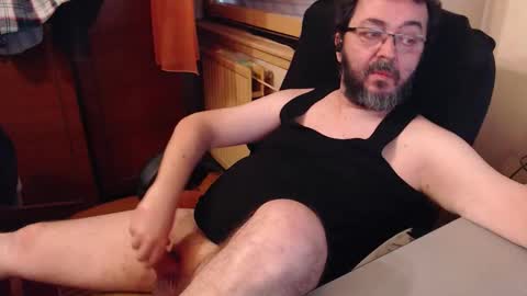 Snapshot of max818k chatting on 19, 10, 2025 Max online show from 19, 10, 2025