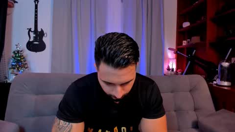 Snapshot of max_dic1 chatting on 8, 12, 2024 max D. online show from 8, 12, 2024