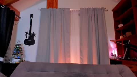 Snapshot of max_dic1 chatting on 9, 12, 2024 max D. online show from 9, 12, 2024