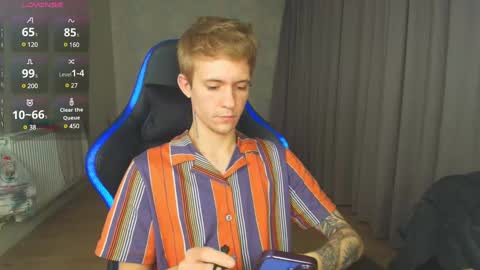 Max Gen with tats 24years  And Ethan without tats 20 years online show from 23, 12, 2024