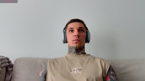 Snapshot of max_reaves chatting on 11, 7, 2026 online show from 11, 7, 2026