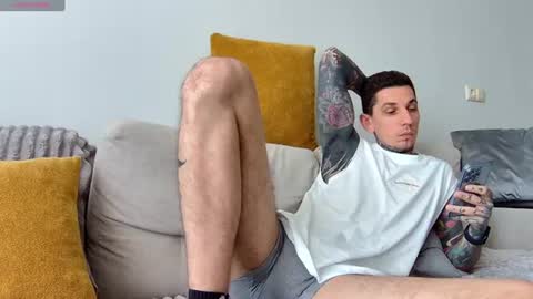 Snapshot of max_reaves chatting on 20, 7, 2026 online show from 20, 7, 2026