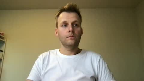 Snapshot of max_straight_1 chatting on 6, 1, 2025 Max take off clothes online show from 6, 1, 2025