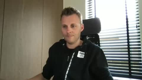 Snapshot of max_straight_1 chatting on 11, 3, 2025 Max take off clothes online show from 11, 3, 2025