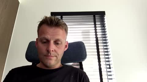 Max take off clothes online show from 5, 6, 2026
