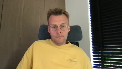 Max take off clothes online show from 9, 6, 2026