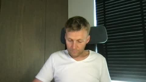 Max take off clothes online show from 19, 6, 2026