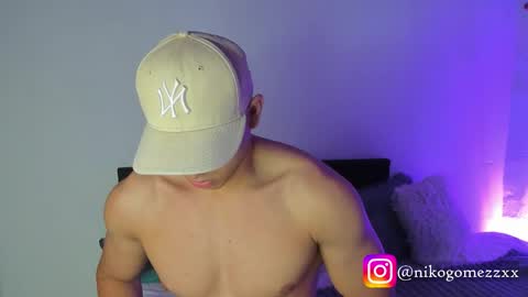 Snapshot of max_valiant chatting on 12, 10, 2025 max online show from 12, 10, 2025