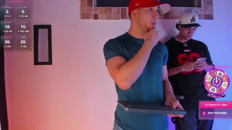 Snapshot of max_valiant chatting on 18, 10, 2025 max online show from 18, 10, 2025