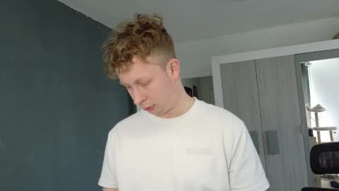 Snapshot of maxboner94 chatting on 21, 4, 2026 maxboner94 online show from 21, 4, 2026