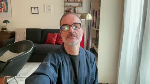 Snapshot of maxbow chatting on 28, 1, 2025 Max Mikado online show from 28, 1, 2025