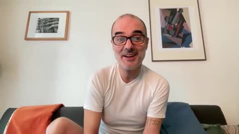 Snapshot of maxbow chatting on 12, 2, 2026 Max Mikado online show from 12, 2, 2026