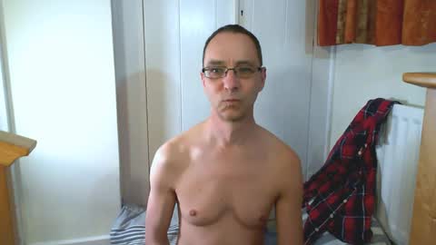 Max Davies online show from 5, 4, 2026