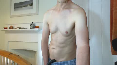 Max Davies online show from 4, 8, 2026