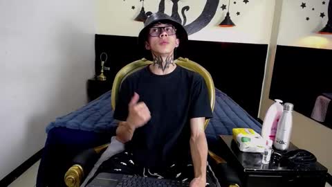 Snapshot of maxdominant_ chatting on 30, 9, 2025 MaxDominant online show from 30, 9, 2025